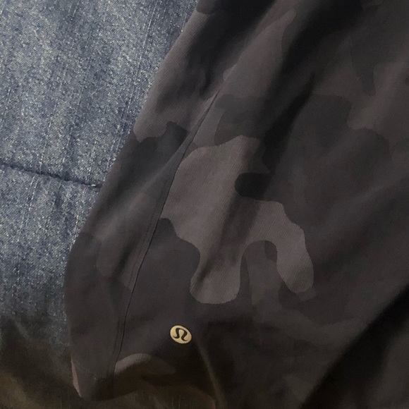 Lululemon T.H.E. Short 9" Blue Camo Linerless - M - Picture 3 of 6